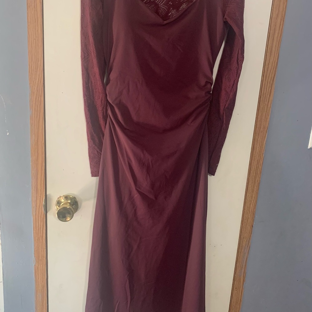Elegant Long Sleeve V-Neck Burgundy Halara dress